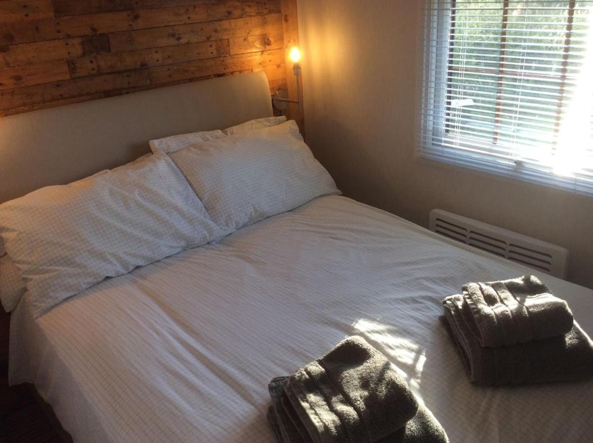 Woodland View - A Place To Escape Apartment Swynnerton ภายนอก รูปภาพ